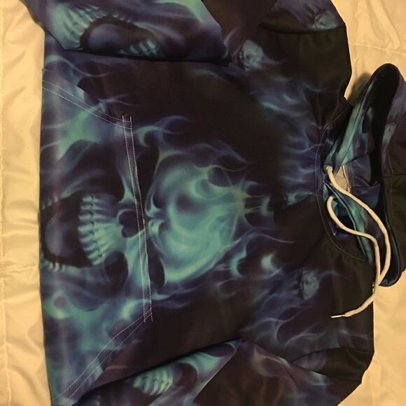 Men’s NWOT skull flame hoodie - Picture 2 of 4